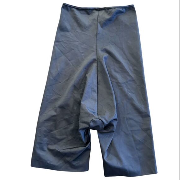 Spanx Gray Mid Thigh Shape wear Size Medium - Picture 2 of 5